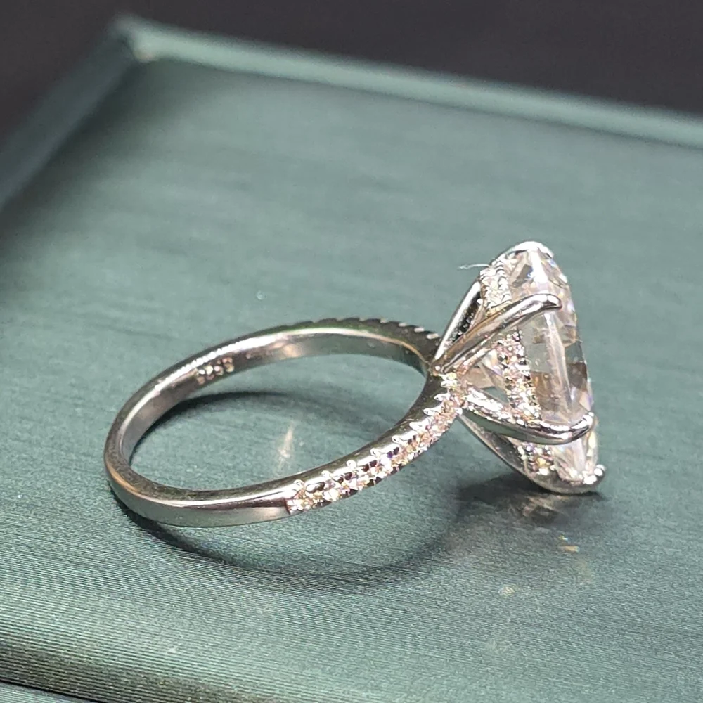 4ct FIRE 🔥 Moissanite Diamond Ring | S925 | Hidden Halo. Pear Cut. - Picture 5 of 6